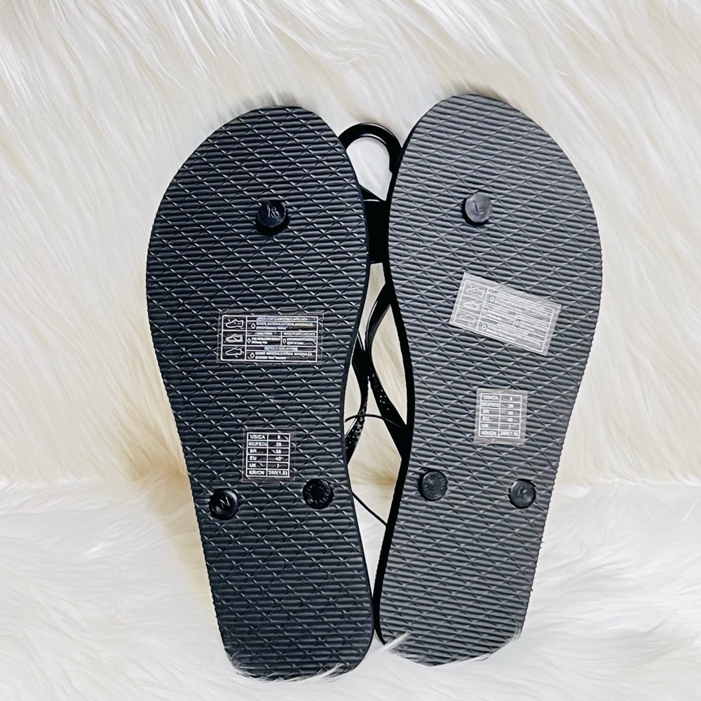 Hello Kitty Flip Flops - Picture 4 of 5